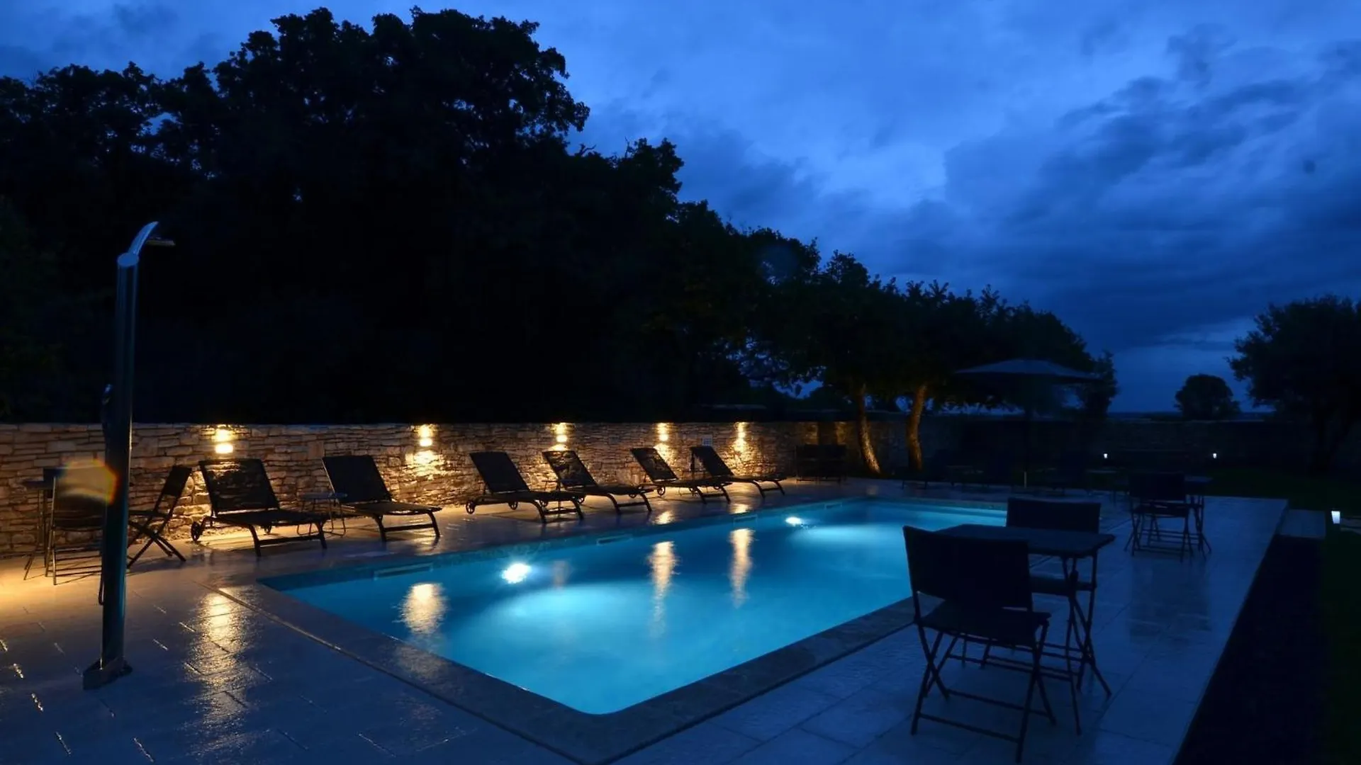 بيت للعطل Tranquil Getaway With Shared Pool In Bale - One Bedroom Apartment