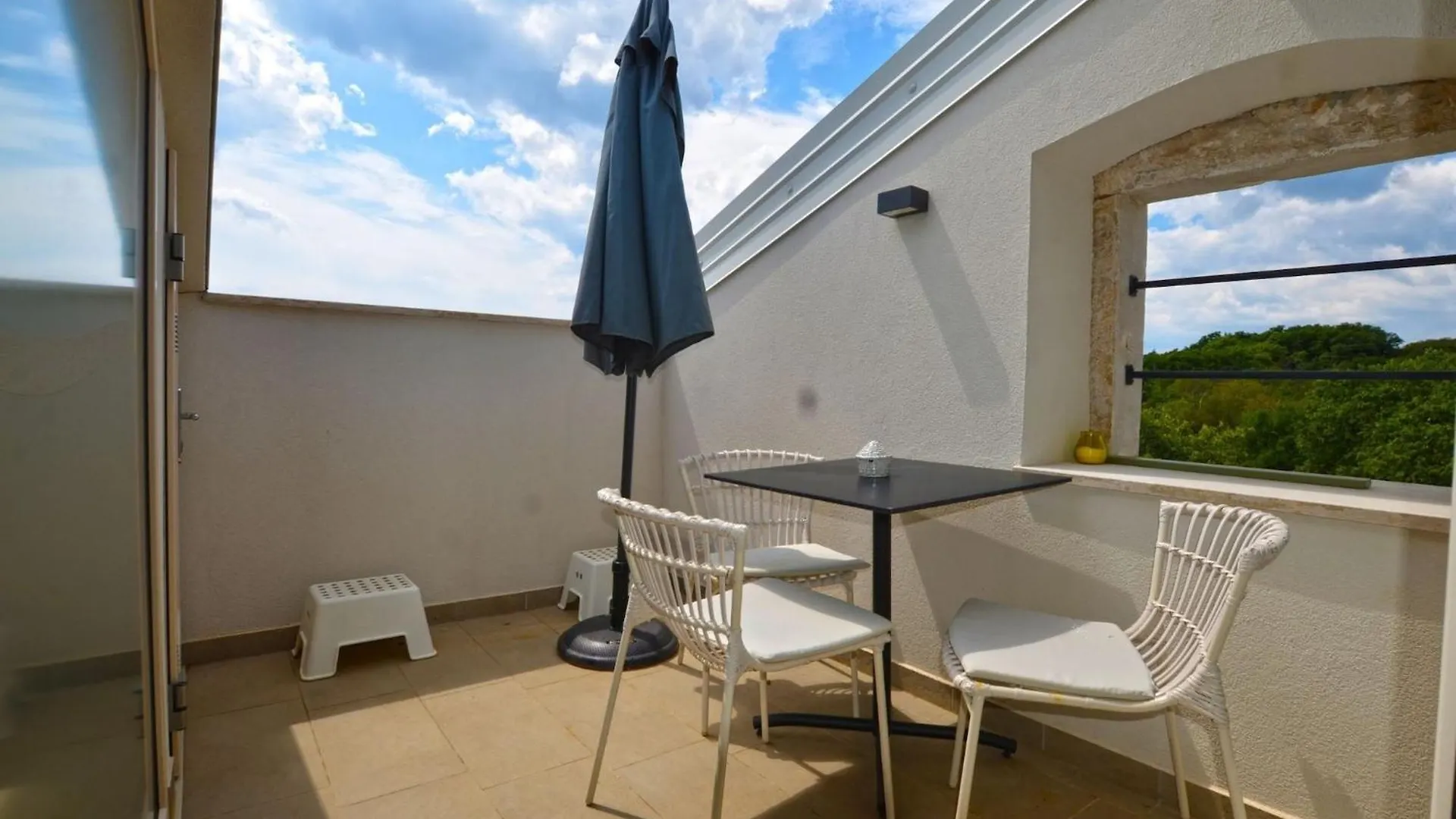 Tranquil Getaway With Shared Pool In Bale - One Bedroom Apartment 0*,  Kroatië