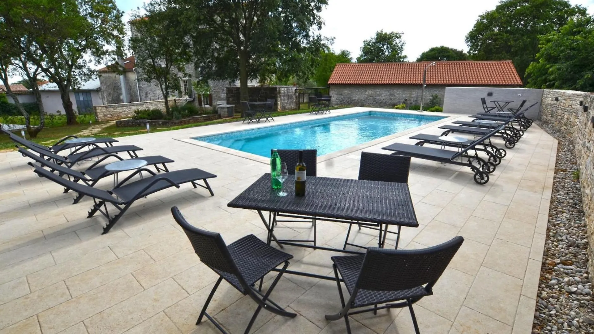 بيت للعطل Tranquil Getaway With Shared Pool In Bale - One Bedroom Apartment كرواتيا