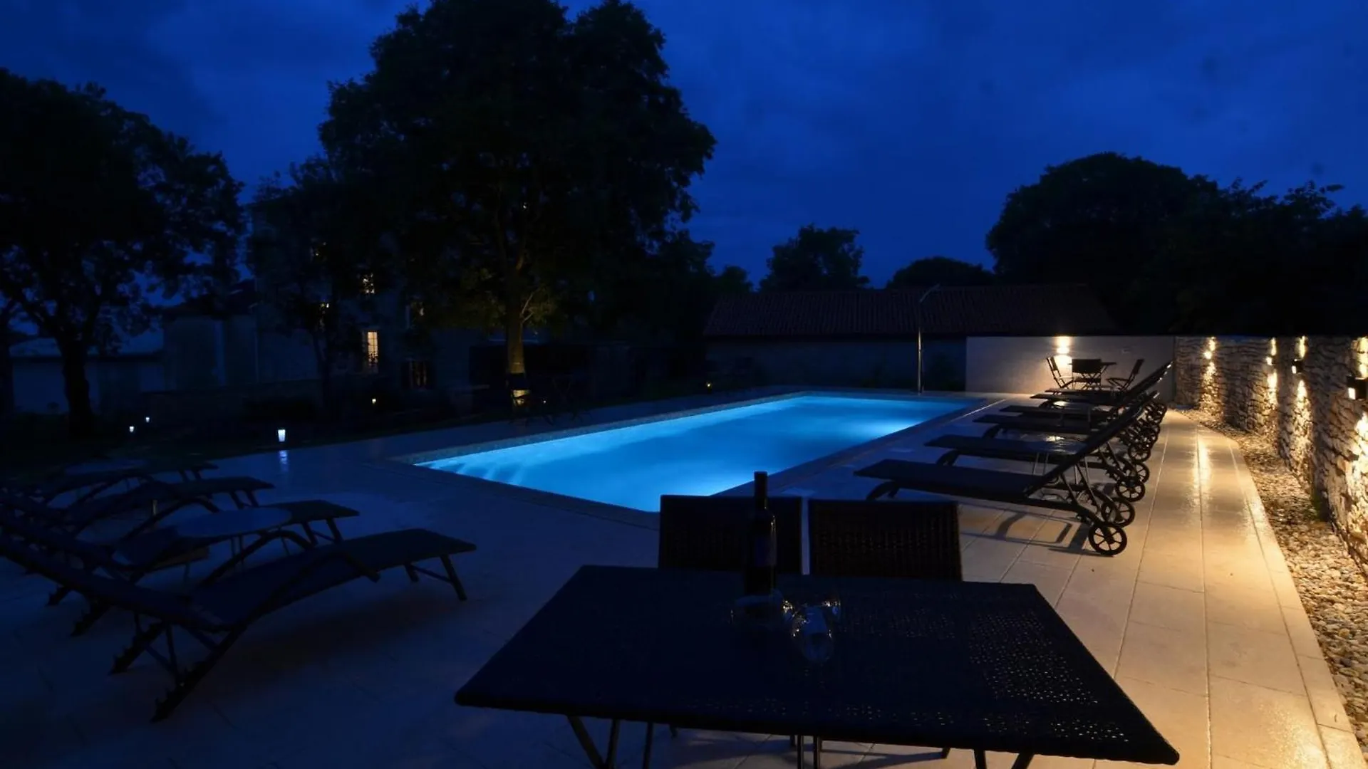 بيت للعطل Tranquil Getaway With Shared Pool In Bale - One Bedroom Apartment