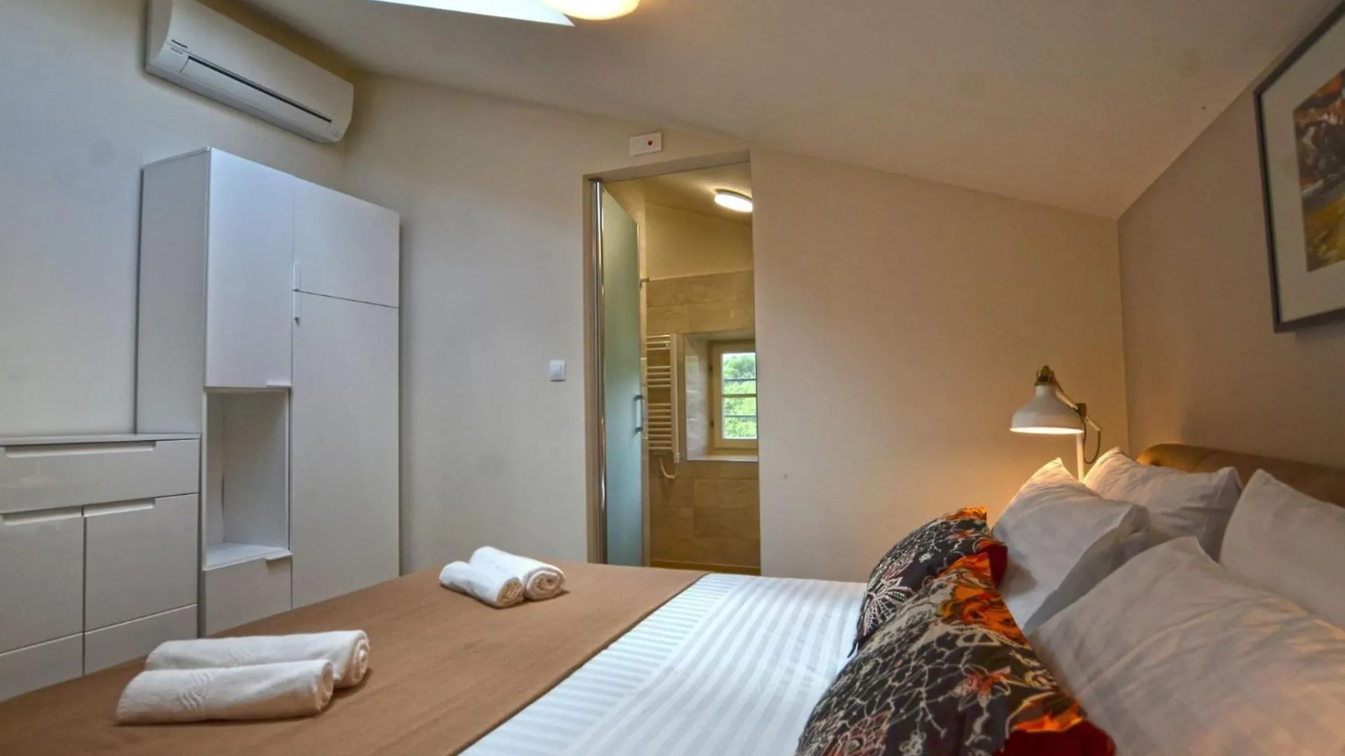 Tranquil Getaway With Shared Pool In Bale - One Bedroom Apartment 0*,