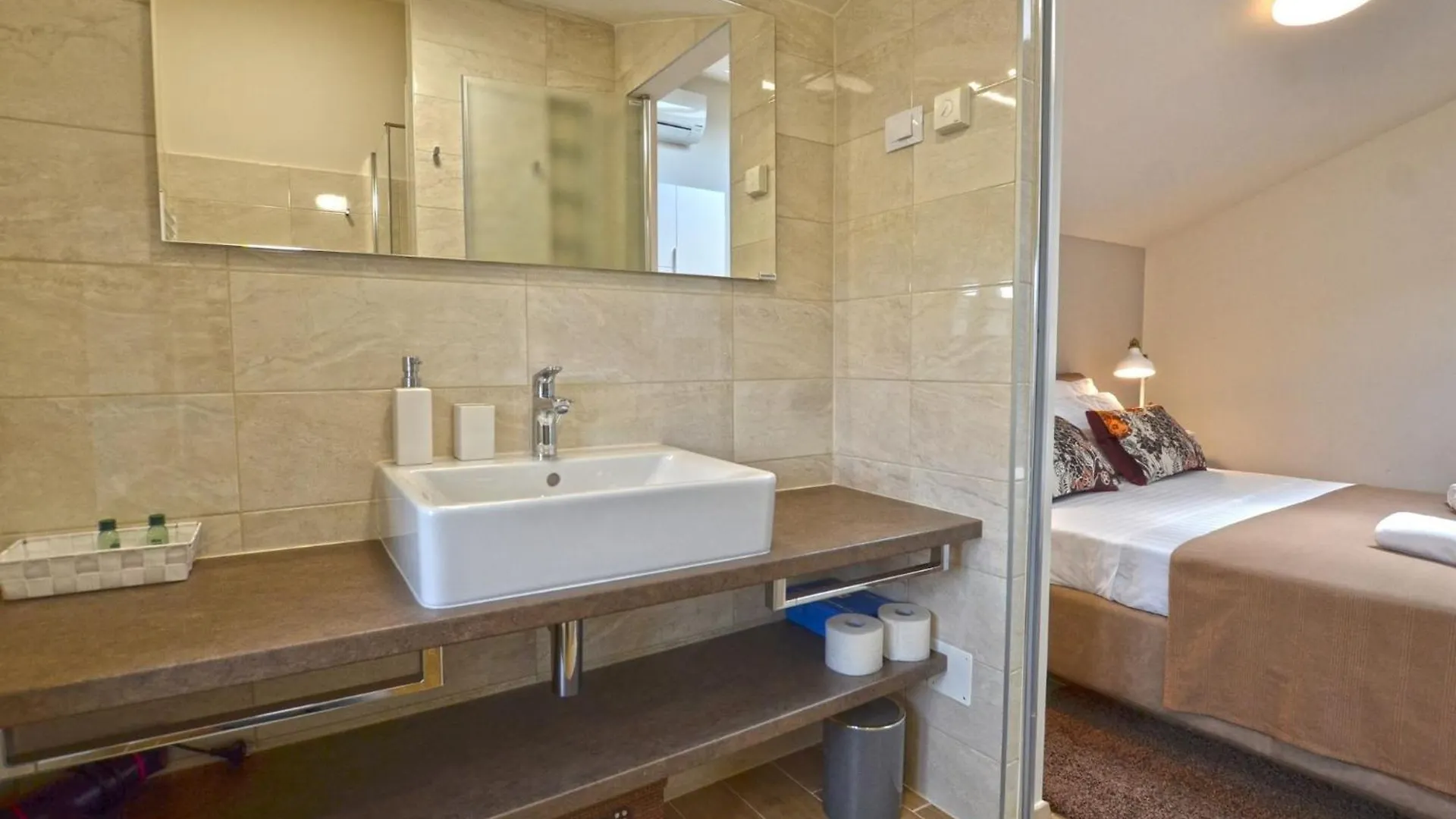 Tranquil Getaway With Shared Pool In Bale - One Bedroom Apartment Vakantiehuis